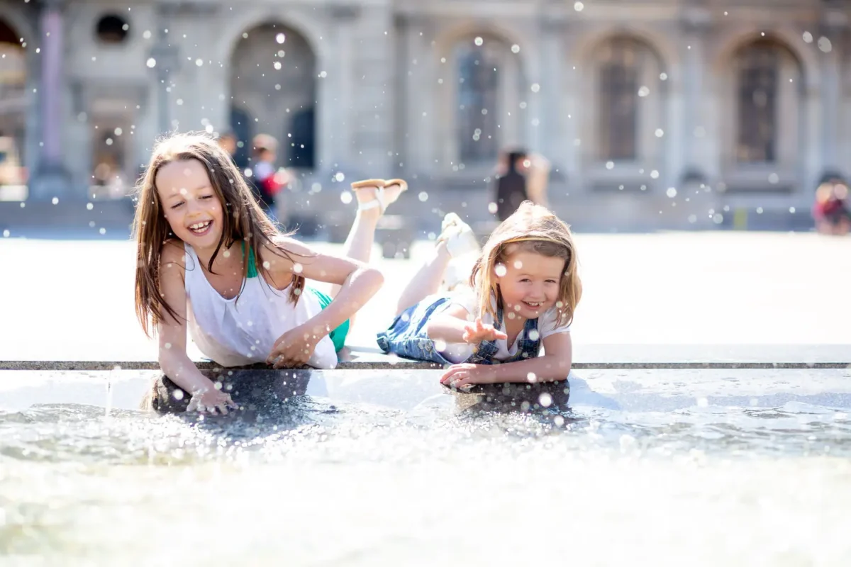 photographe-famille-louvre-paris-agnes-colombo