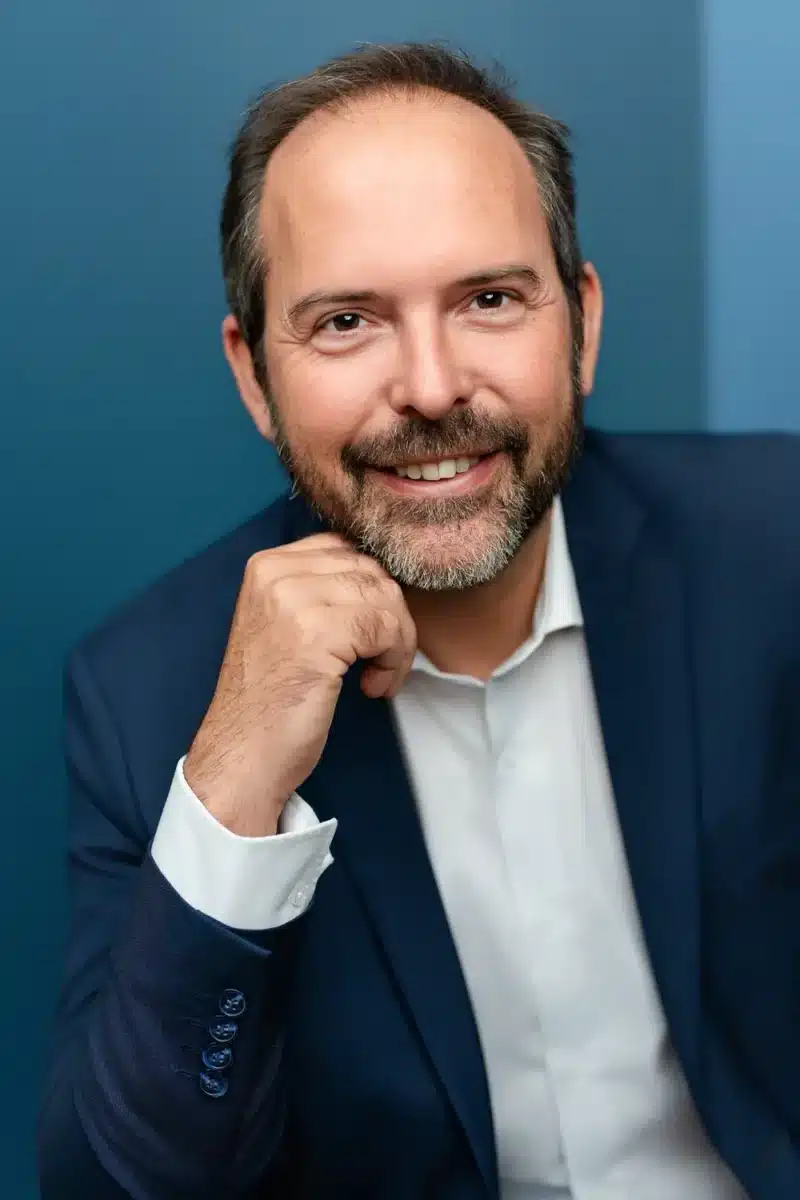 Pourquoi tu te trouves mieux dans un miroir qu'en photo - Photographe corporate Puteaux Paris
